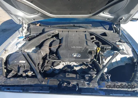 2016 Hyundai Genesis 3.8 z USA, uszkodzony, nr VIN KMHGN4JEXGU138838